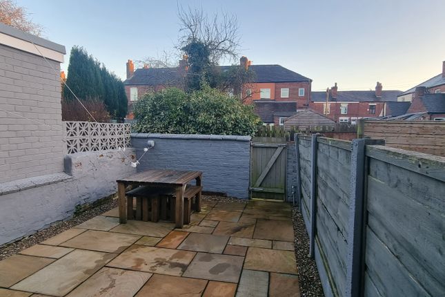 30, Stockport photo 5