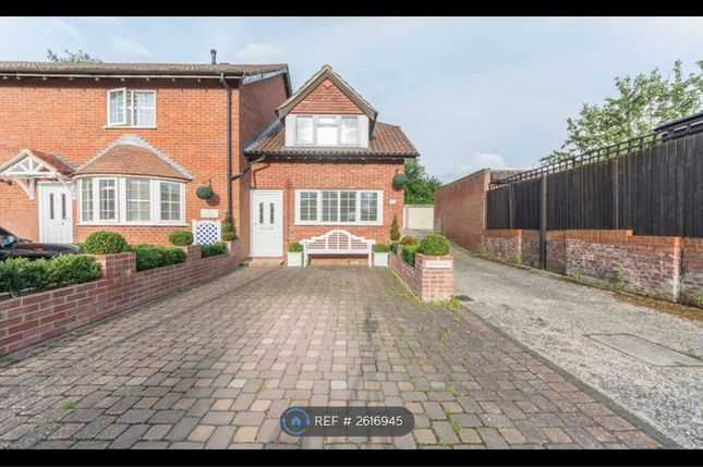 The Avenue, Liphook photo 3