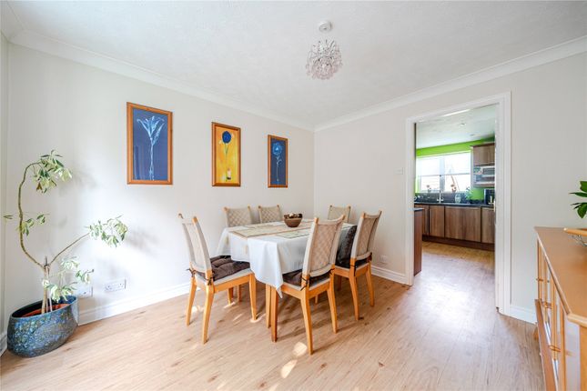 20, Camberley Way, West Yorkshire photo 4