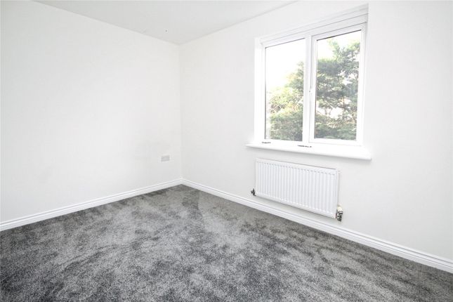 5, Plover House, Rainham photo 5