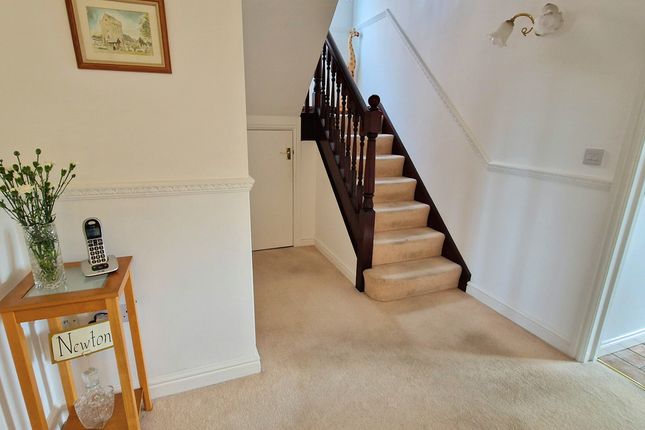 14, AUSTIN CLOSE, PORTHCAWL photo 3