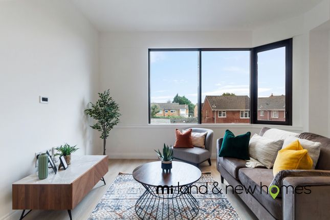 Flat for sale in London Road, Langley, Slough