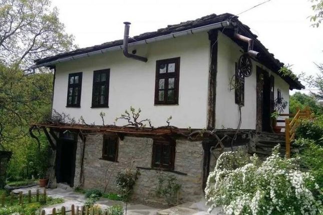 Thumbnail Country house for sale in 2-Storey Traditional House Ready To Live In, 1540m2 Land, 2-Storey Traditional House Ready To Live In, 1540m2 Land, Bulgaria