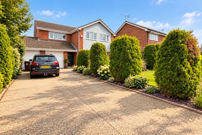 4-bed detached on Hunt Way, Frinton-on-Sea, £475,000