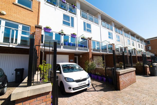 Town house for sale in Taliesin Court, Chandlery Way, Cardiff