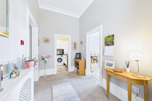 Flat 6, Park View,35-37, Princes Road, Clevedon photo 4
