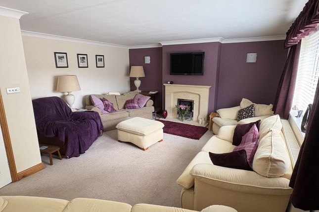 17, Yadley Close, Winscombe photo 2