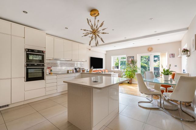 27, Howberry Road, Edgware photo 4