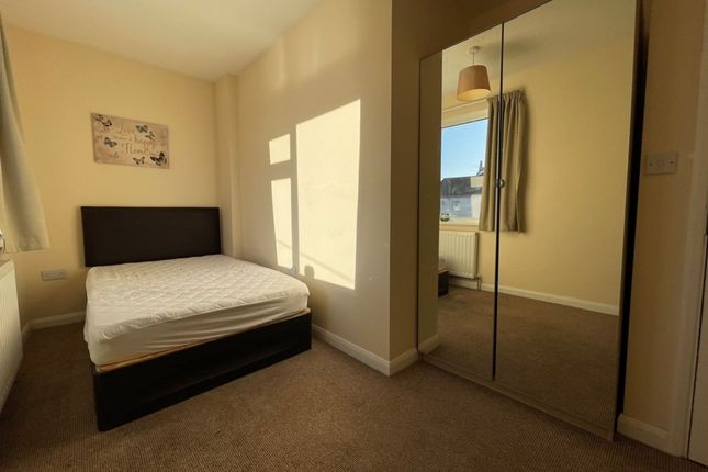 Room 1 24 Westmorland Street, South Yorkshire photo 2