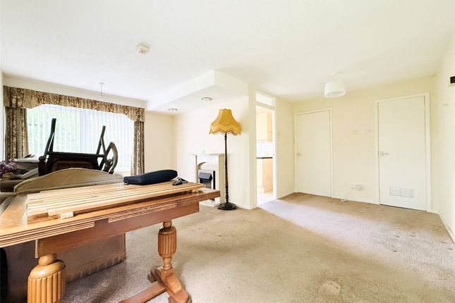 Flat 7,, Richmere Court, Mount Road, Wolverhampton photo 4