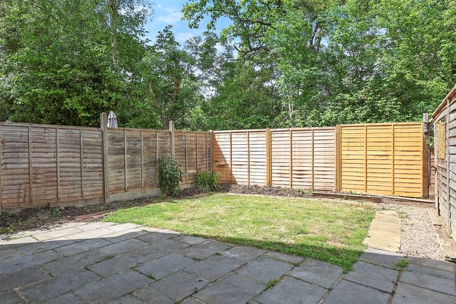 27, Elder Way, Dorking photo 2