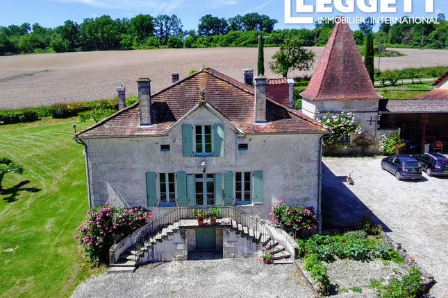 Thumbnail Villa for sale in Aubeterre-Sur-Dronne, Charente, Nouvelle-Aquitaine