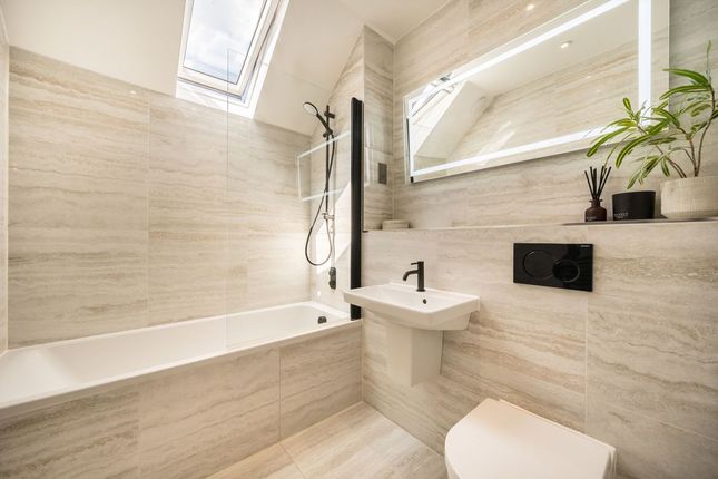 Flat 5, 31-33, Fassett Road, Kingston Upon Thames photo 4