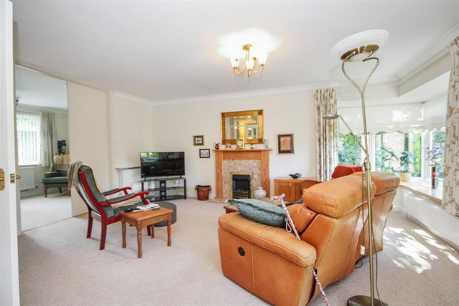 8 Eversleigh, Buckingham Close, Guildford photo 2