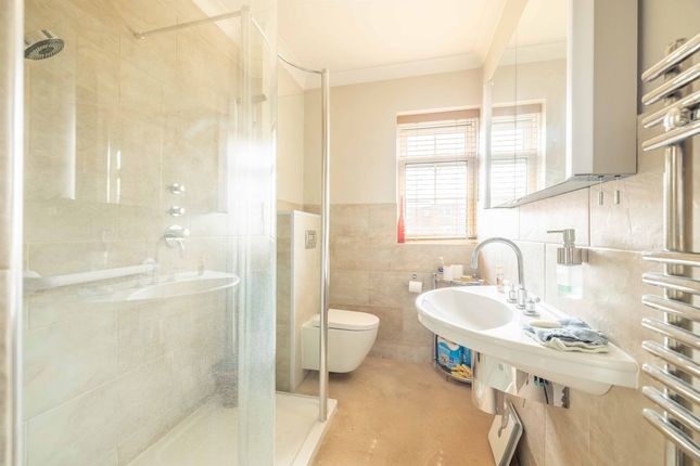 43, Bulstrode Court, Gerrards Cross photo 4