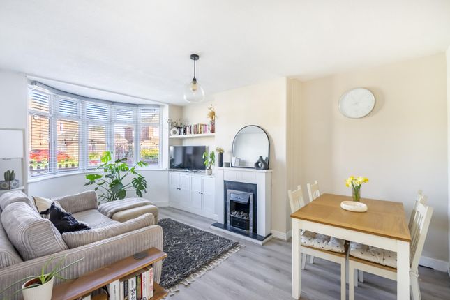 24, Whitestone Drive, York photo 3