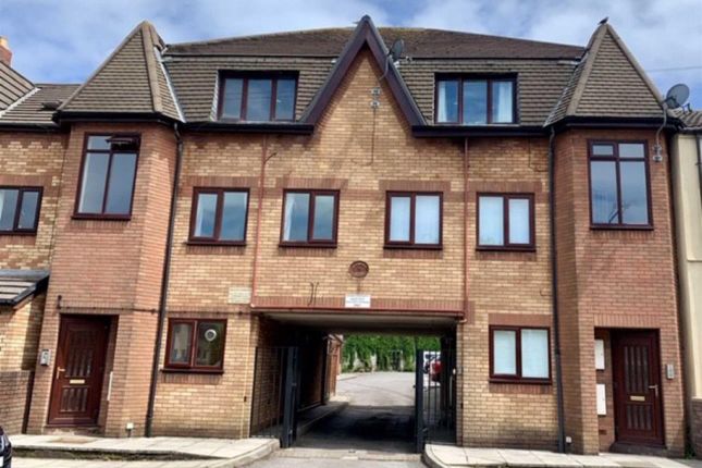 Flat to rent in Pembroke Mews, Clive Road, Cardiff