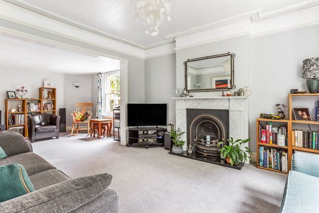 49, Gally Hill Road, Fleet photo 2