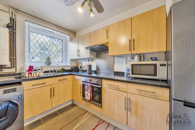Flat 9, Townsend House, Strathnairn Street, London photo 4