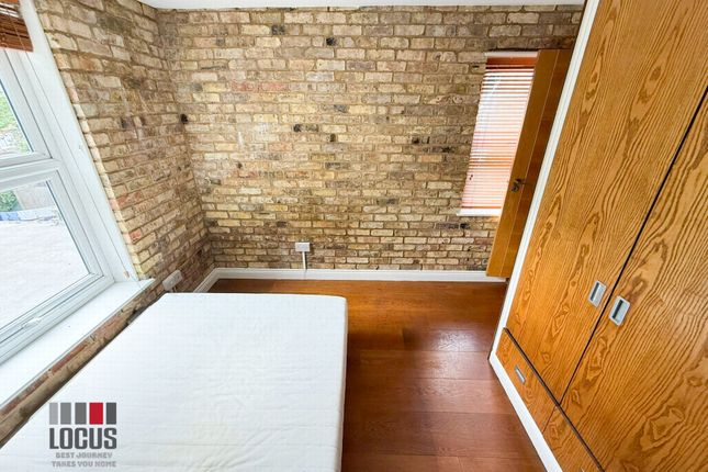 Flat 1 282, Hermitage Road, London photo 3