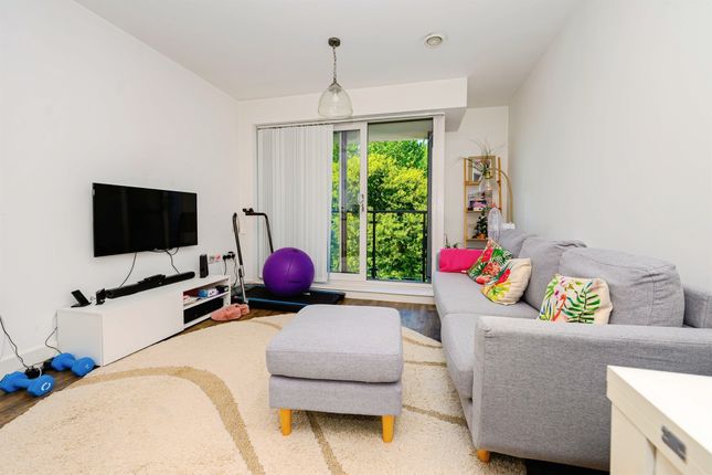 30, Longman House, The Embankment, HEMEL HEMPSTEAD photo 2