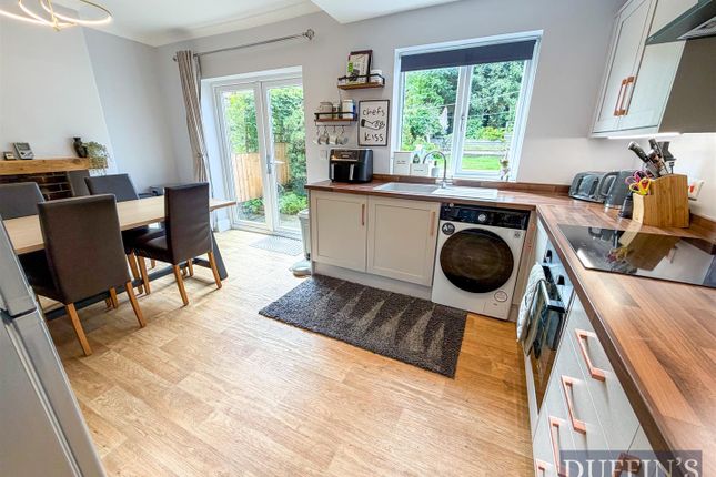 7, Cravens Avenue, Blackburn photo 4