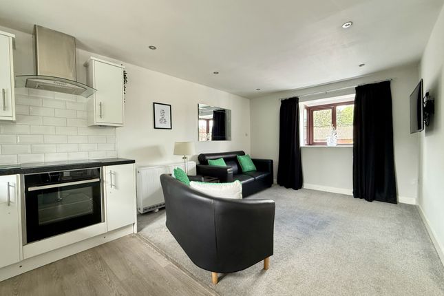9, Weycroft Close, Exeter photo 4