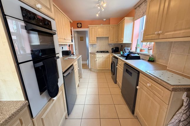 98 Marsh Lane, Yeovil photo 3