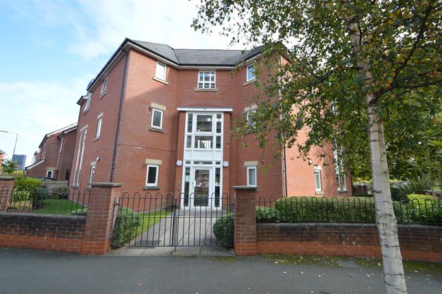 Flat to rent in Bold Street, Hulme, Manchester