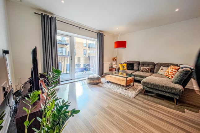 Flat 101,Searles Court, Rolfe Terrace, Woolwich photo 3