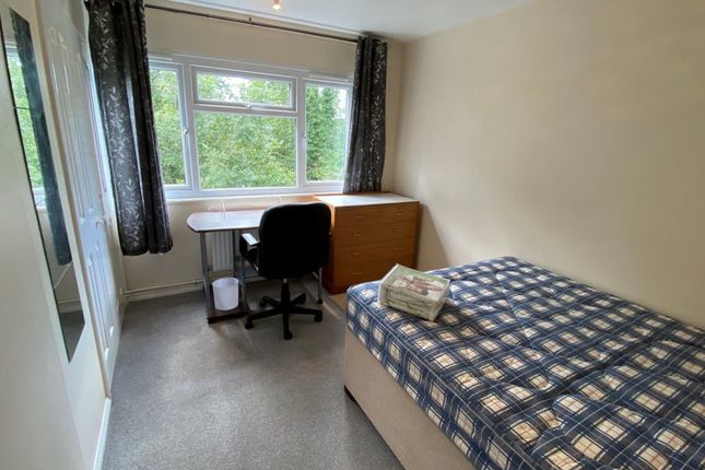 Property to rent in Hawe Close, Canterbury