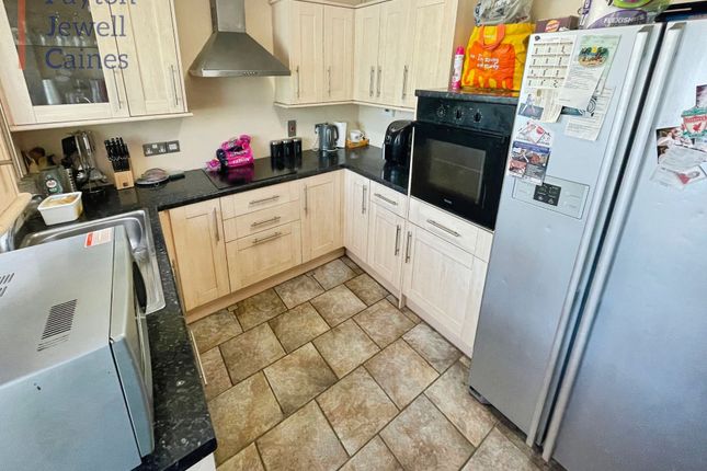 80 Maes Talcen, Bridgend photo 3