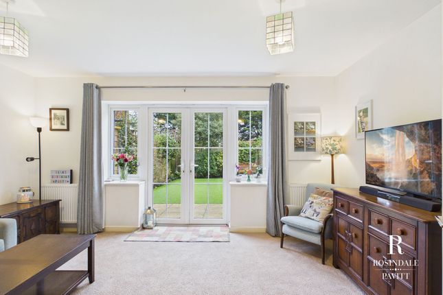 15 Diamond Jubilee Way, Carshalton photo 4