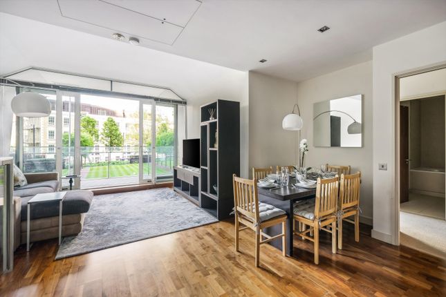 Flat for sale in The View, Palace Street, London