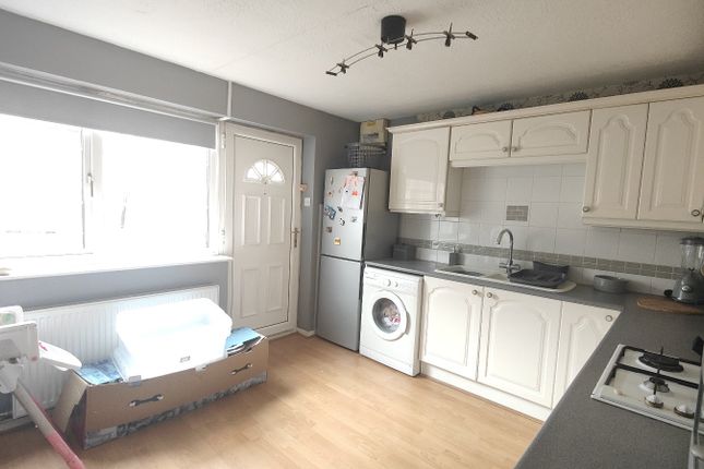 22, Shelley Walk, Wakefield photo 4