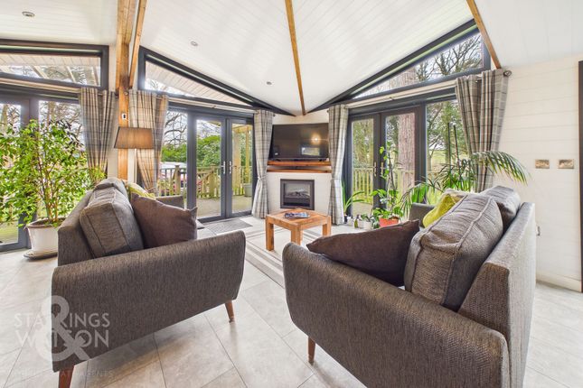 5 Rome Meadow, Norwich photo 2