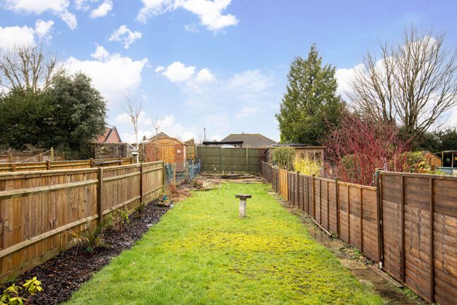 56 Halsford Park Road, East Grinstead photo 2