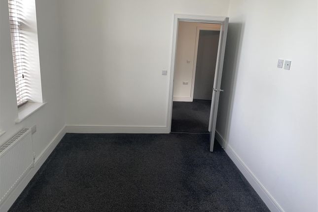 Flat to rent in Lansdowne House, 2 Blundellsands Road East, Liverpool