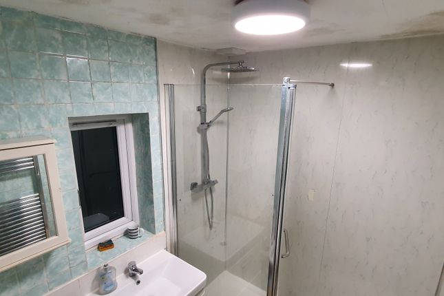 79, Rowan Road, west Drayton photo 4