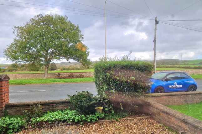 NEWTON NOTTAGE ROAD, PORTHCAWL photo 2