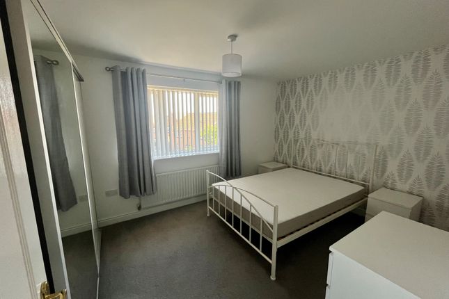 Flat to rent in Grange Farm Drive, Aston, Sheffield