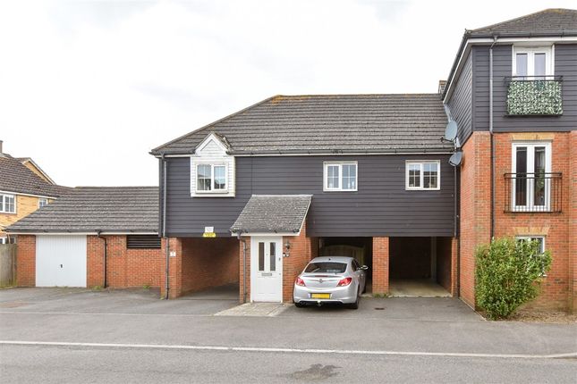 2-bed house on Carter Close Hawkinge, Folkestone, £215,000