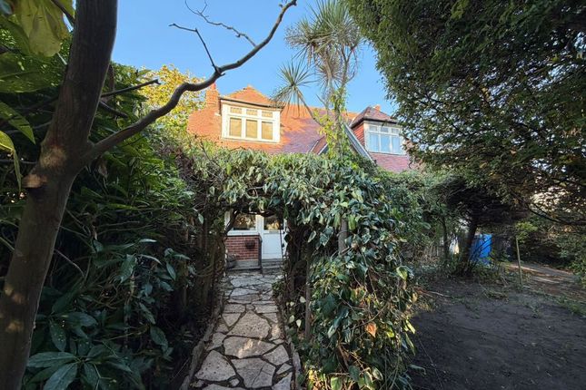 3-bed detached on 36, Mayfield Avenue, Poole, £450,000