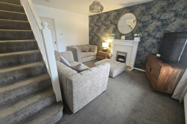 37, Cennon Grove, Ingleby Barwick photo 4
