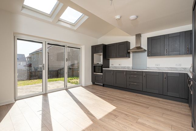 4, McNaughton Road, Dundee photo 3