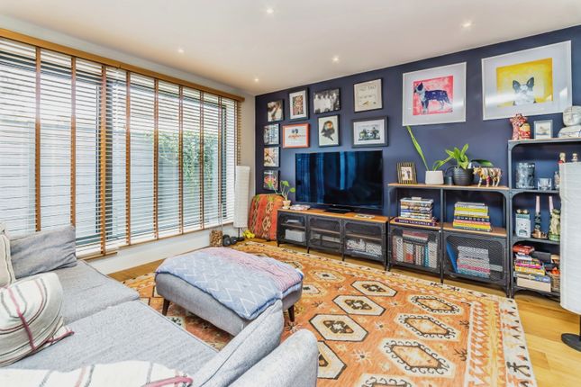 End terrace house for sale in Albert Road, South Norwood