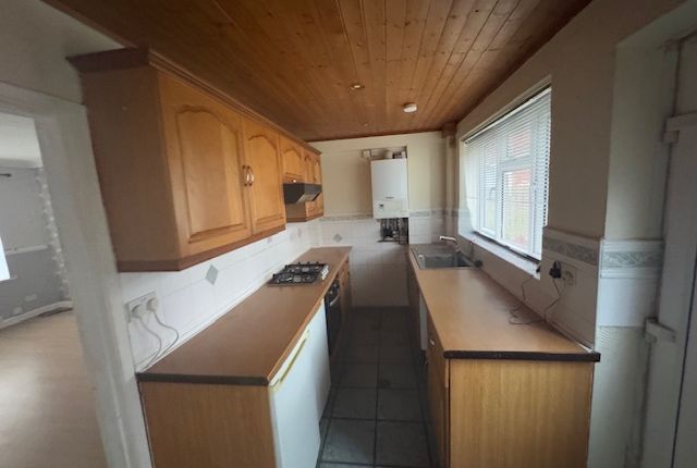 96, Foundry Mill Drive Seacroft Leeds photo 4