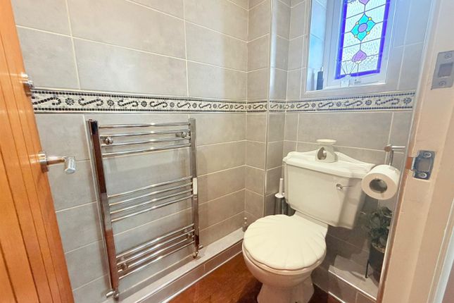 9, Puffingate Close, Stalybridge photo 4