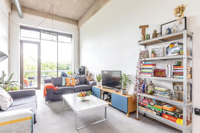 Flat for sale in Lake Shore Drive, Bishopsworth, Bristol