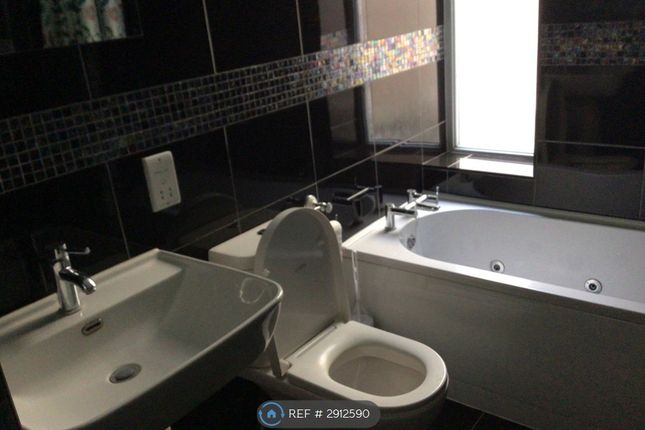 Flat, A Lyndhurst Road, Hove photo 5
